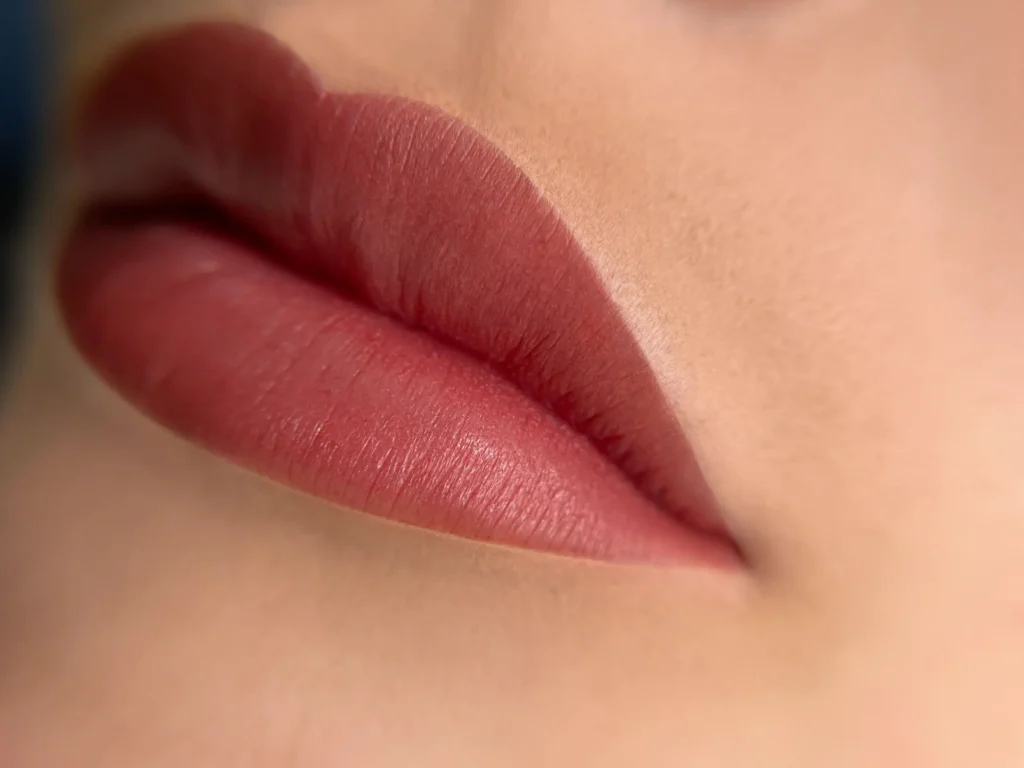 Micro pigmentacion en labios