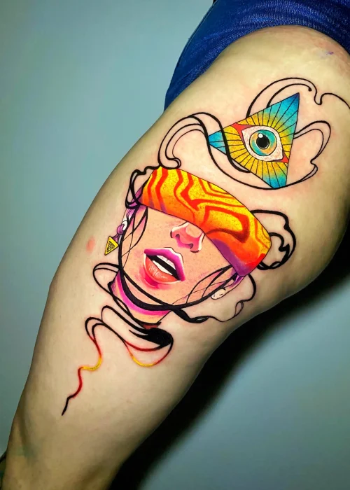 diseño de un tatuaje de acuarela de una cara en el tríceps