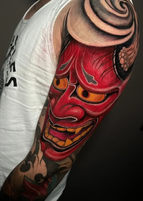 Tatuaje de mascara roja japonesa