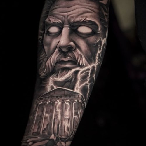 tatuaje en el brazo realismo