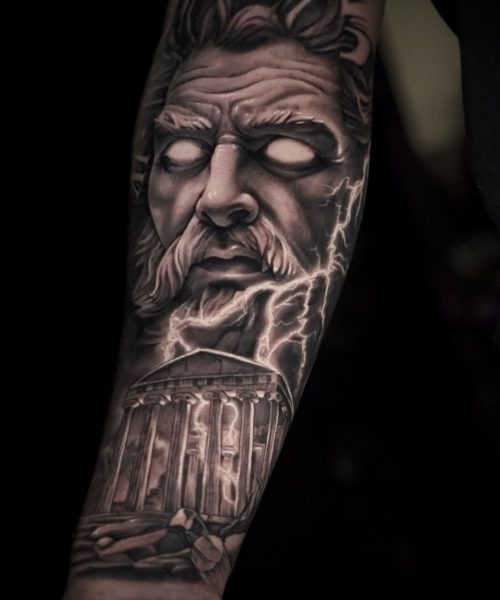 tatuaje en el brazo realismo